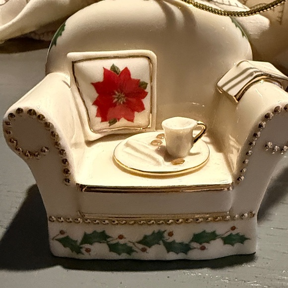 Lenox Festive Sofa Ornament with Gold and Green Details - Picture 4 of 7